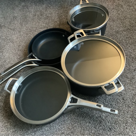 Brand new non stick pans - Picture 1 of 4